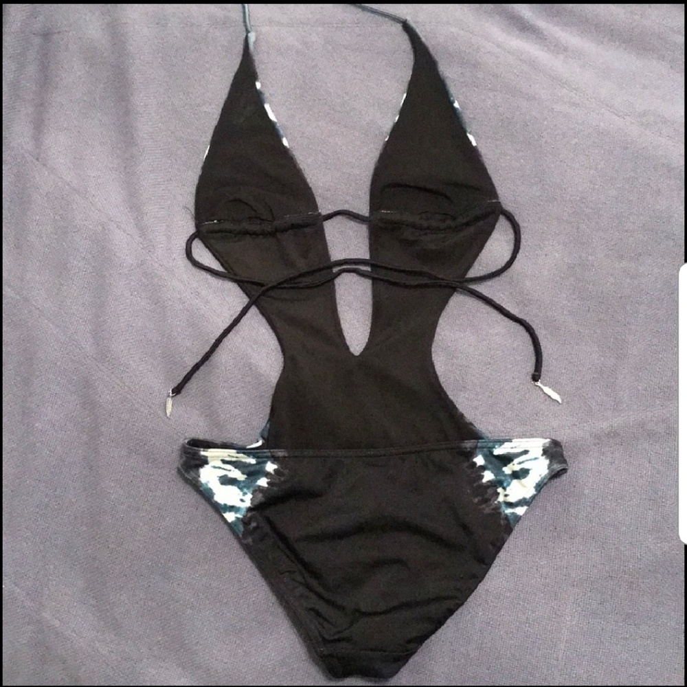 Final --> VICTORIA'S SECRET ONE PIECE